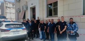 &Pi;&alpha;&rho;&omicron;&upsilon;&sigma;ί&alpha; &sigma;&upsilon;&mu;&pi;&alpha;&rho;ά&sigma;&tau;&alpha;&sigma;&eta;&sigmaf; &sigma;&epsilon; &delta;ί&kappa;&eta; &mu;&epsilon;&lambda;ώ&nu; &tau;&eta;&sigmaf; &Epsilon;.&Alpha;.&Upsilon;. &Mu;&alpha;&gamma;&nu;&eta;&sigma;ί&alpha;&sigmaf; &sigma;&tau;&eta;&nu; &Kappa;&alpha;&rho;&delta;ί&tau;&sigma;&alpha;