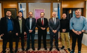 &Sigma;&upsilon;&nu;ά&nu;&tau;&eta;&sigma;&eta; &mu;&epsilon; &tau;&omicron;&nu; &Upsilon;&phi;&upsilon;&pi;&omicron;&upsilon;&rho;&gamma;ό &Delta;&iota;&kappa;&alpha;&iota;&omicron;&sigma;ύ&nu;&eta;&sigmaf; &gamma;&iota;&alpha; &alpha;&iota;&tau;ή&mu;&alpha;&tau;ά &mu;&alpha;&sigmaf;