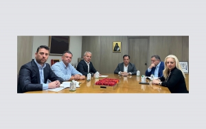 &Sigma;&upsilon;&nu;ά&nu;&tau;&eta;&sigma;&eta; &mu;&epsilon; &tau;&eta;&nu; &Eta;&gamma;&epsilon;&sigma;ί&alpha; &tau;&omicron;&upsilon; &Upsilon;&pi;&omicron;&upsilon;&rho;&gamma;&epsilon;ί&omicron;&upsilon; &Epsilon;&rho;&gamma;&alpha;&sigma;ί&alpha;&sigmaf; &kappa;&alpha;&iota; &Kappa;&omicron;&iota;&nu;&omega;&nu;&iota;&kappa;ή&sigmaf; &Alpha;&sigma;&phi;ά&lambda;&iota;&sigma;&eta;&sigmaf;